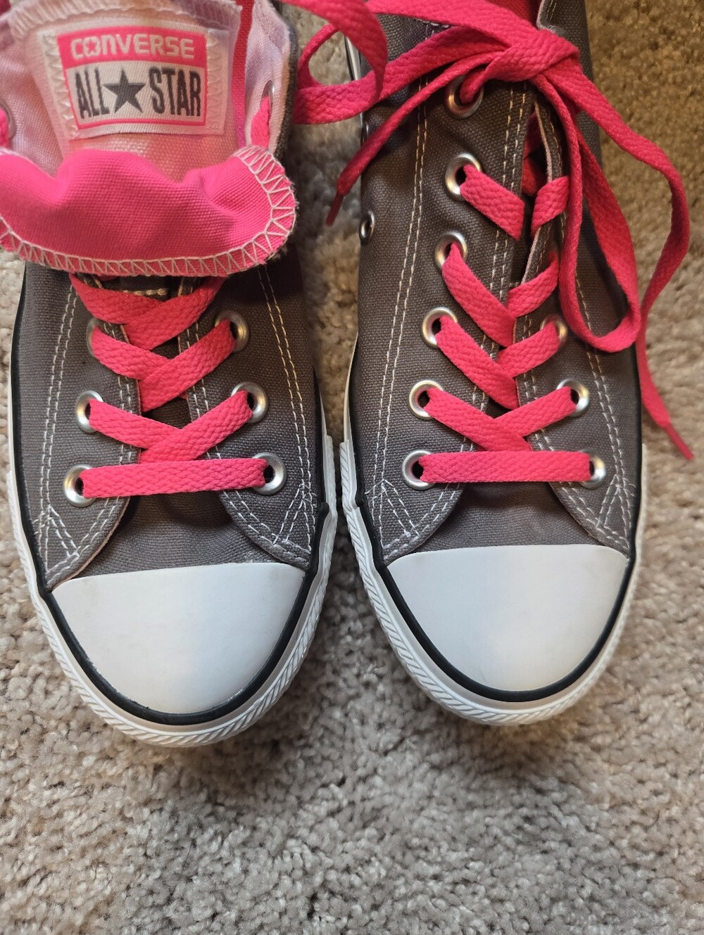 Converse  Low Top Sneakers - Gray with Hot Pink Details. Size 8 - Picture 3 of 7